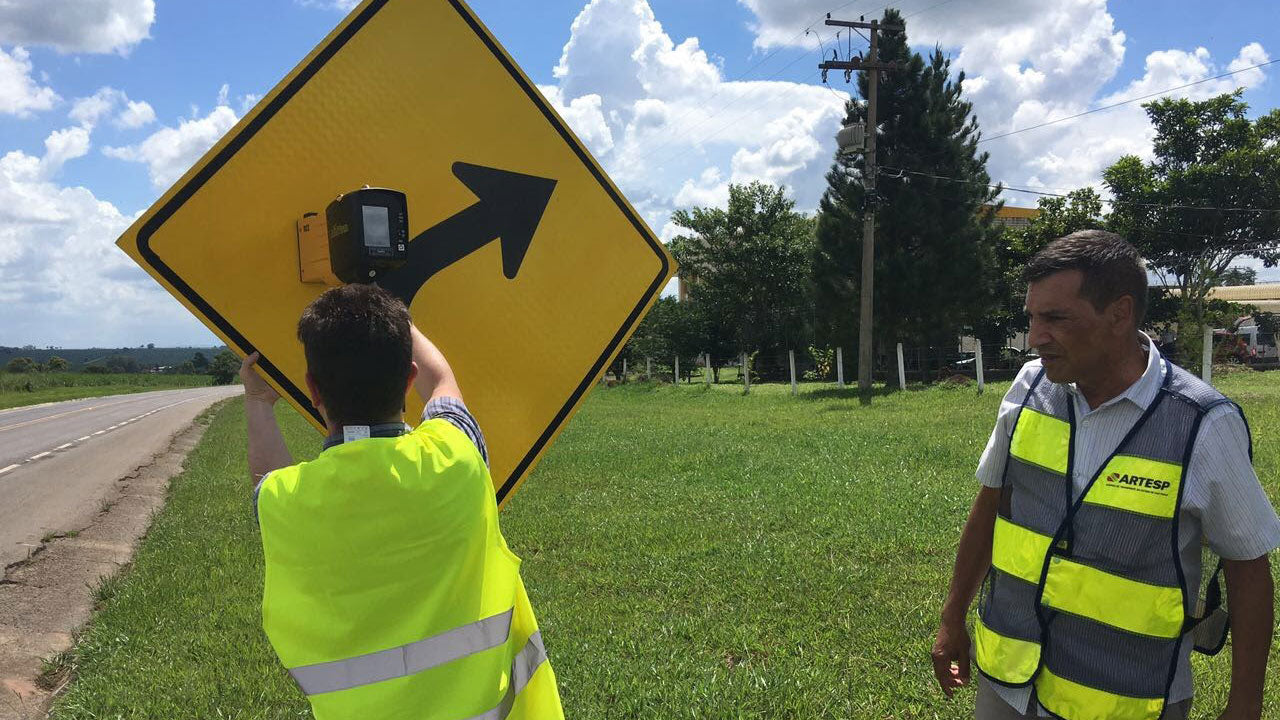 MUTCD Sign Retroreflectivity Requirements - Gamma Scientific / RoadVista